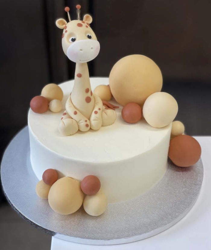 torty-dla-dzieci-dekoracja-krem-8